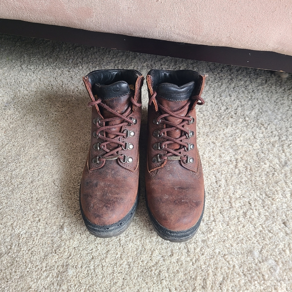 Timberland women's 7.5 medium fit low ankle vintage brown leather